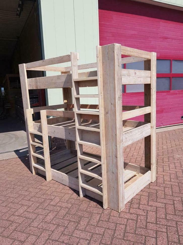 3 PERSOONS STAPELBED VAN GEBRUIKT STEIGERHOUT, Huis en Inrichting, Slaapkamer | Stapelbedden en Hoogslapers, Zo goed als nieuw