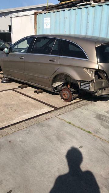 Mercedes R klasse w251 voor demontage beschikbaar voor biedingen