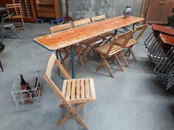 Partij oude vintage klaptafels terrastafels biertafels  beschikbaar voor biedingen