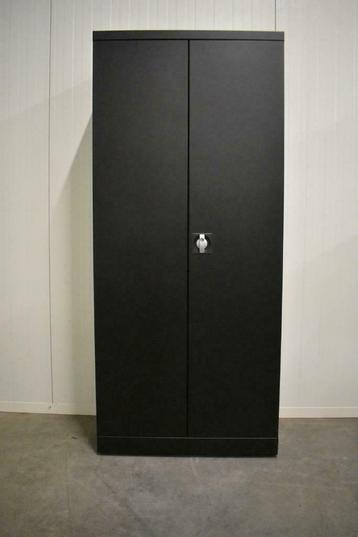 Stalen kasten/archiefkasten/garagekasten/opbergkasten beschikbaar voor biedingen