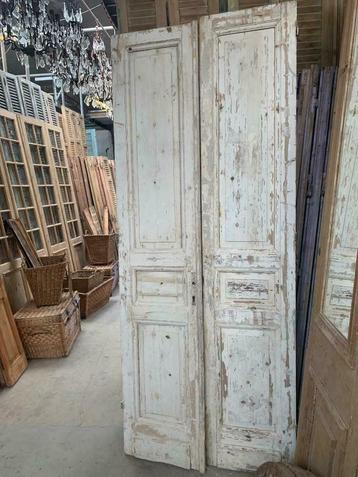 Paneeldeuren in vintage wit beschikbaar voor biedingen
