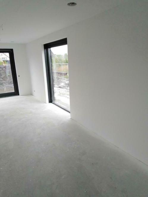 Schilderen met roller spuit  renovlies   houtrot boeidelen, Diensten en Vakmensen, Schilders en Behangers, Behangen, Garantie