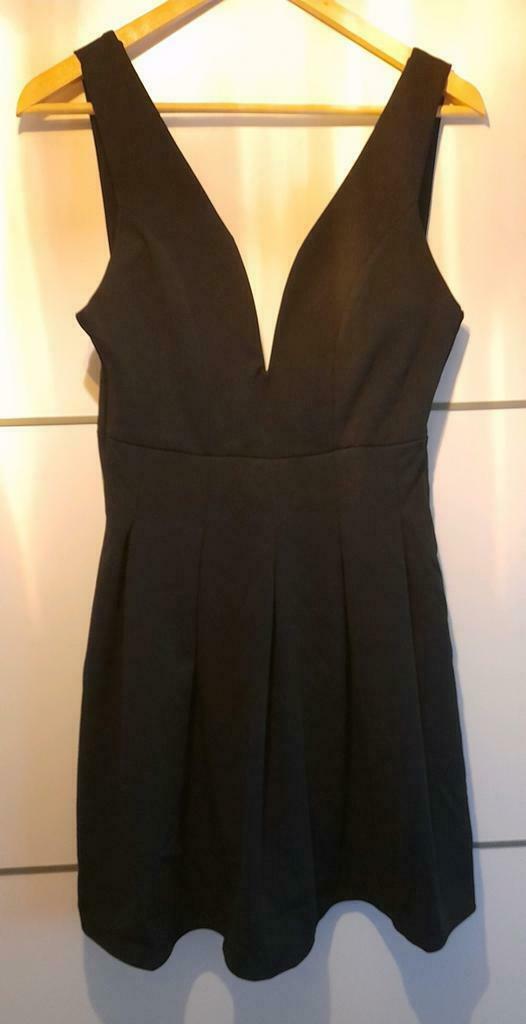 Sexy zwart cocktailjurkje, maat S met defecte rits!, Kleding | Dames, Jurken, Zo goed als nieuw, Maat 36 (S), Zwart, Boven de knie