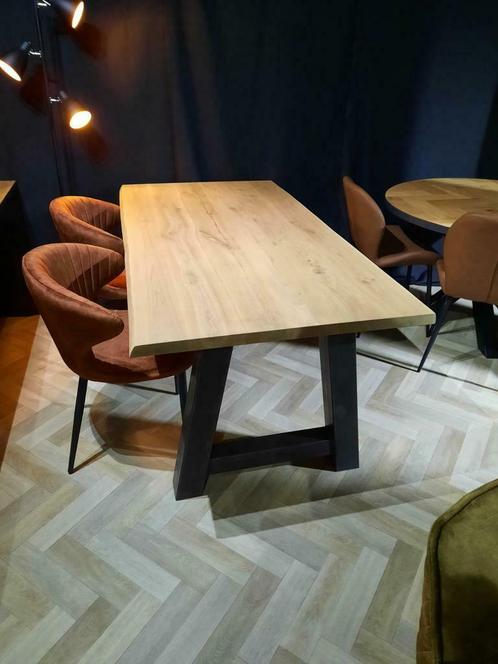 Eiken boomstamtafel Aanbieding Showmodel, Huis en Inrichting, Tafels | Eettafels, Nieuw, Eikenhout, Ophalen of Verzenden