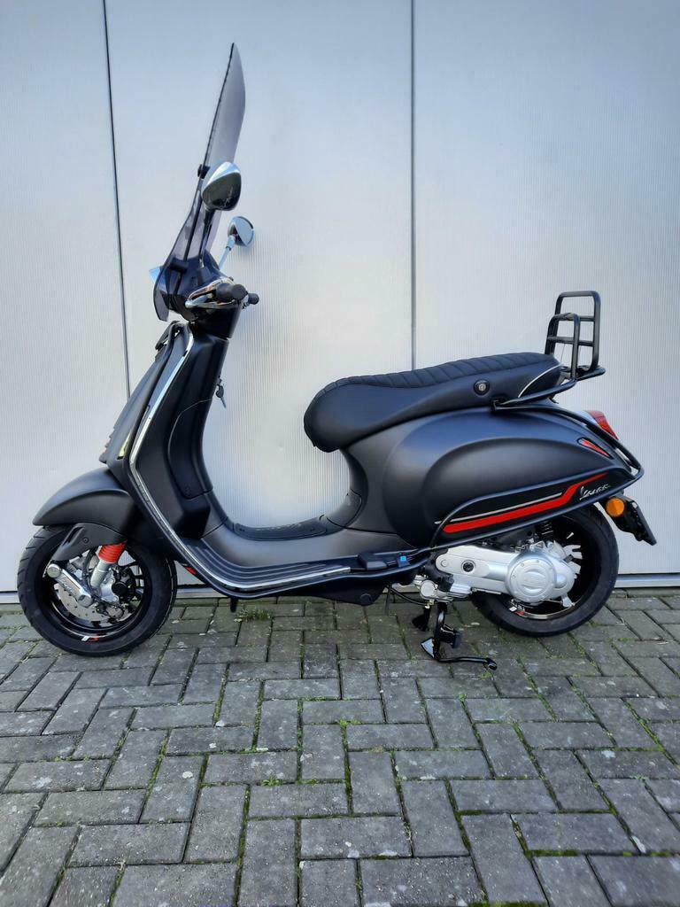 ≥ Vespa Sprint S Mat Zwart Met Gratis Full Option Pakket NIEUW — Brommers |  Vespa — Marktplaats