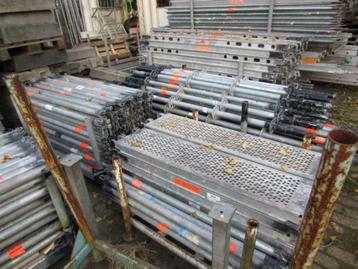 Layher allround onderdelen. Liggers, vlonders schoren etc. beschikbaar voor biedingen