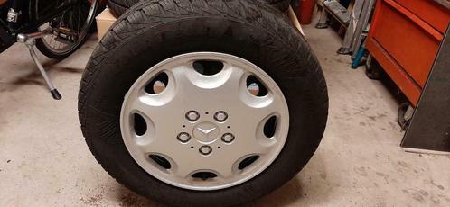 Set winterbanden op 5 gats stalen velgen, Auto-onderdelen, Banden en Velgen, Velg(en), Winterbanden, Ophalen of Verzenden