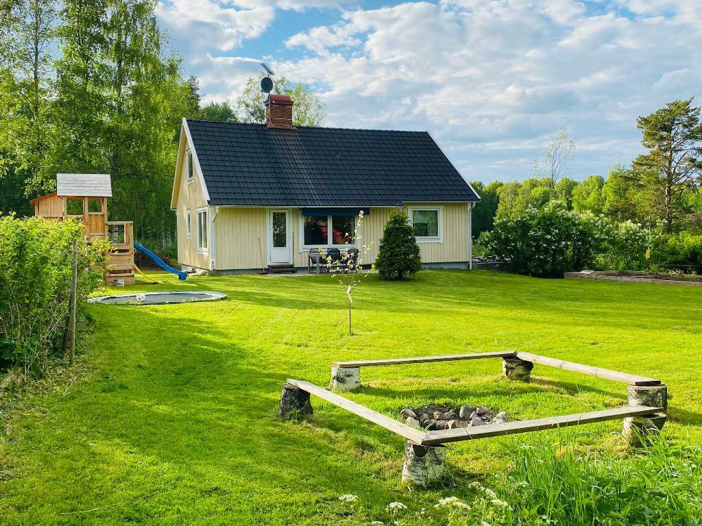 Vakantiewoning te huur hele jaar in Zweden, actief of rust, Wasmachine, Landelijk, In bos, Eigenaar
