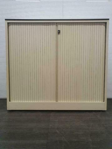 Ahrend roldeurkast Wit 110x120cm beschikbaar voor biedingen