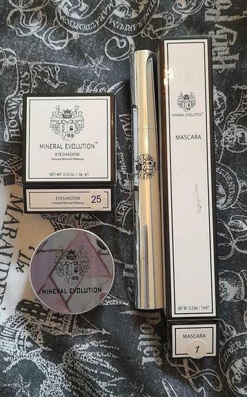 NIEUW Mineral Evolution: oogschaduw nr 25 zwart + mascara 1 beschikbaar voor biedingen