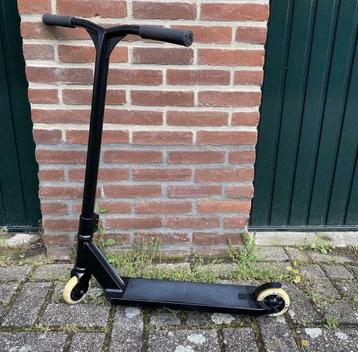 Mooie PROFESSIONELE Custom Dominator StuntStep (Zwart/Wit)