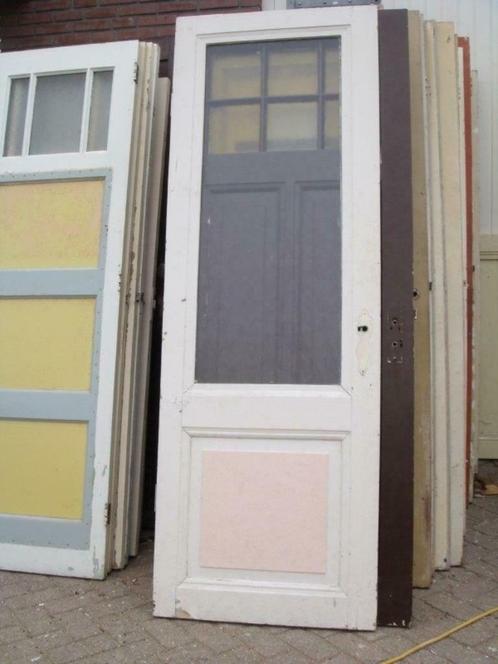 nr. 228 antieke binnendeur met ruit (veel beschikbaar)
