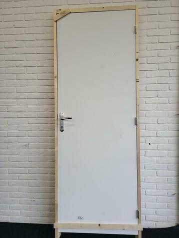 Nieuwe vlakke stompe binnendeur - Deur met vurenhout kozijn! beschikbaar voor biedingen