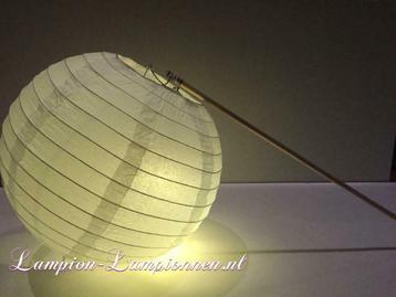 Lampion met stokje en lampje, lampionnen optocht, trek lamp