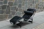 Chaise LC4 Le Corbusier, Eileen Gray Adjustable table, LC2, Nieuw, Leer, Ophalen of Verzenden