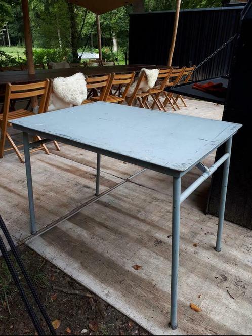 Partij vintage industriële stalen klaptafels horeca terras — Tafels | Eettafels — Marktplaats