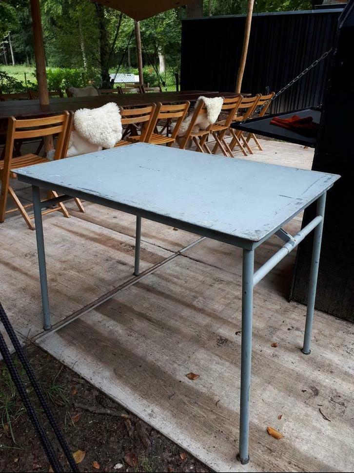 Partij vintage industriële stalen klaptafels horeca terras, Huis en Inrichting, Tafels | Eettafels, Gebruikt, Rechthoekig, Metaal