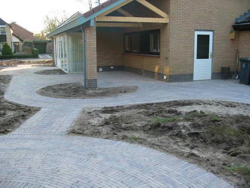J. v.d. Horst B.A.U., Diensten en Vakmensen, Tuinmannen en Stratenmakers, Bestrating, Hekwerk of Schuttingen, Tuin- of Vijveraanleg