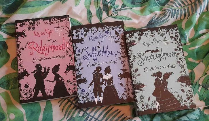 Kerstin Gier: edelsteen / eindeloos verliefd trilogie, PB NL, Boeken, Romans, Gelezen, Nederland, Ophalen of Verzenden