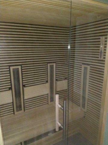 Luxe finse sauna met infrarood beschikbaar voor biedingen
