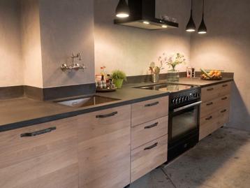 GerritMetHout, landelijke keukens en robuuste meubels beschikbaar voor biedingen