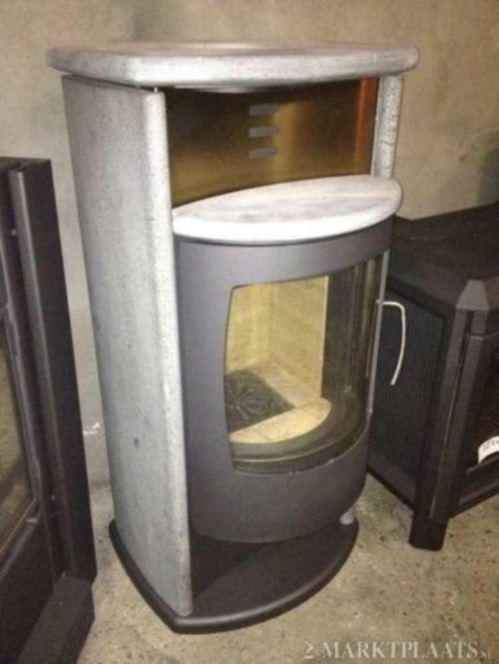 te koop in nieuwstaat ATTIKA BORA speksteenkachel 7 kw, Huis en Inrichting, Kachels, Zo goed als nieuw, Vrijstaand, Hout