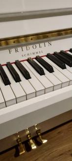 Nieuwe fridolin piano opgebouwd bij schimmel