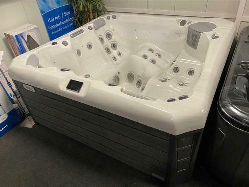 Jacuzzi Wellis Spa Palermo Premium Direct Leverbaar!!, Tuin en Terras, Jacuzzi's, Nieuw, Pomp, Ophalen of Verzenden