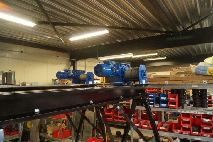 Verplaatsbare electrische takel /hijslier met onderframe, Zakelijke goederen, Machines en Bouw | Overig, Ophalen