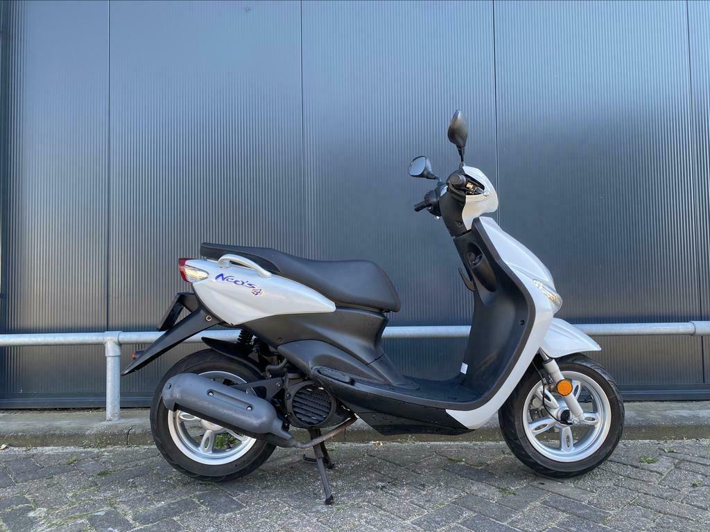 ≥ Yamaha Neos snor scooter nette staat — Scooters | Yamaha — Marktplaats