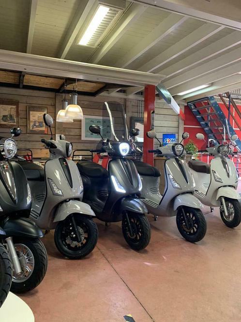 Gebro scooters: GTS bravo Delphi 2022 (retro , riva, agm), Fietsen en Brommers, Scooters | Overige merken, Nieuw, Ophalen of Verzenden