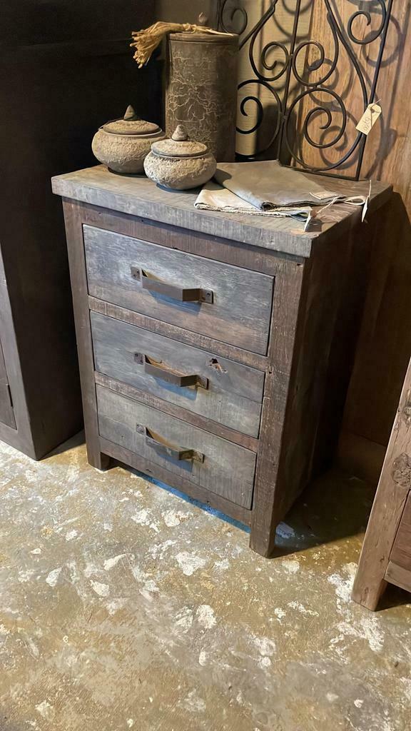 oud vergrijsd kastje stoer landelijk nachtkastjes halkastje, Huis en Inrichting, Kasten | Overige, Nieuw, Ophalen of Verzenden