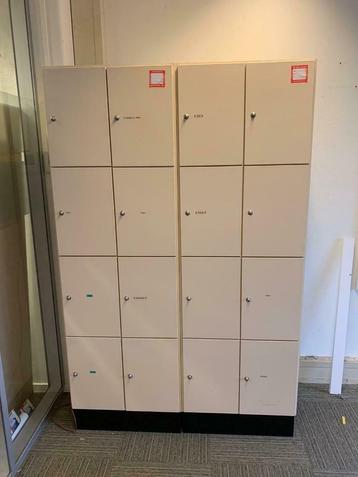 Locker met 16 deuren B120xD50xH193 cm - 150 euro