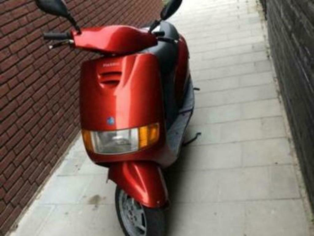 ≥ Piaggio Sfera 125cc 4t (blok) GEZOCHT! — Scooters | Piaggio — Marktplaats