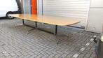 Vitra Charles Eames tafel. Uitgevoerd in hout. 398cm