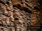 Oud hout voor o.a. dakbeschot, vloeren en wandbekleding