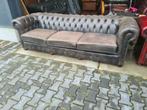 XL Chesterfield Engelse bank grijs + GRATIS BEZORGD, Gebruikt, Chesterfield, Leer, Ophalen of Verzenden
