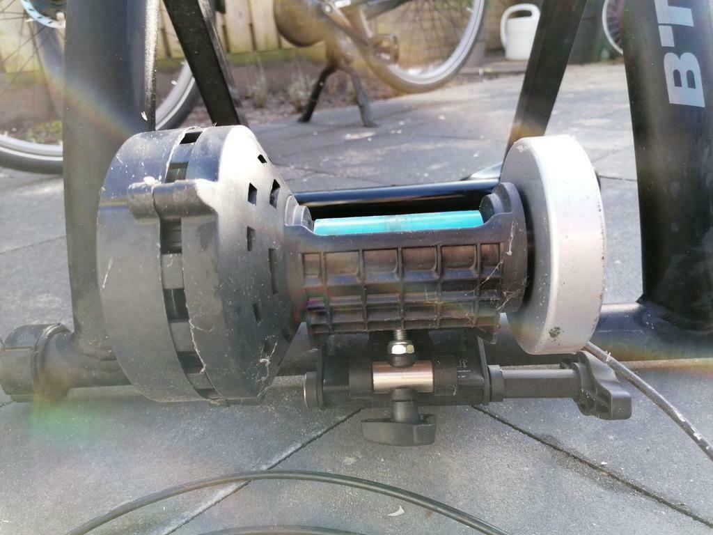 ≥ BTWIN 300 fietstrainer inclusief voorwielsteun — Wielrennen — Marktplaats