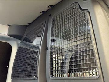 Professioneel afsluiten van originele tussenschot VW Caddy beschikbaar voor biedingen