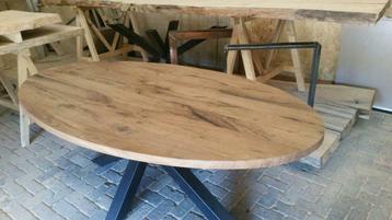 Ovale industriële  tafel, karakteristiek oud eiken geleefd beschikbaar voor biedingen