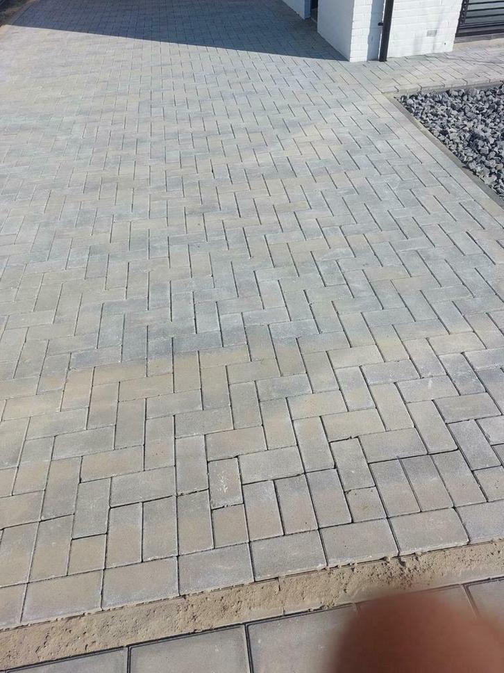 Stratenmaker nodig., Diensten en Vakmensen, Tuinmannen en Stratenmakers