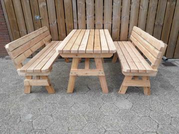 Degelijke Tafel met Losse banken met rugleuning douglas beschikbaar voor biedingen