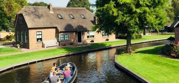 Vakantie huis aan de gracht in giethoorn te huur beschikbaar voor biedingen