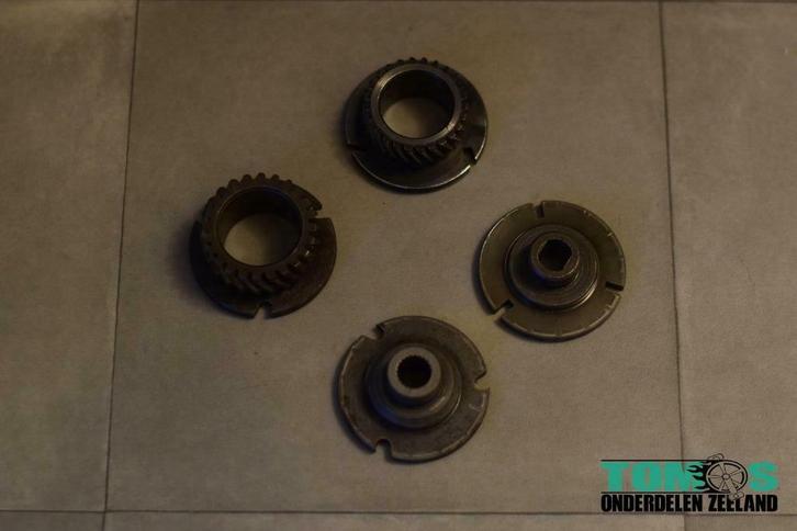 Tomos S25/A3/A35/A52/A55 Koppelingsnaaf 1e / 2e Versnelling, Fietsen en Brommers, Brommeronderdelen | Algemeen, Zo goed als nieuw