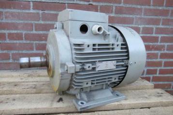 3 KW 700 RPM 38 mm 3 fase 400 volt. Siemens Gebruikt beschikbaar voor biedingen