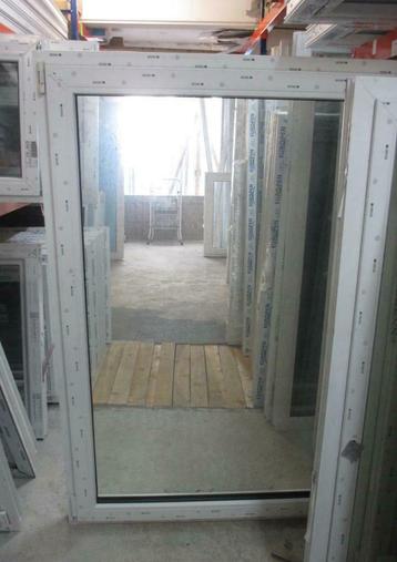 Aluplast Raam kozijn wit 100br160h 100br150h 3 lagen glas beschikbaar voor biedingen