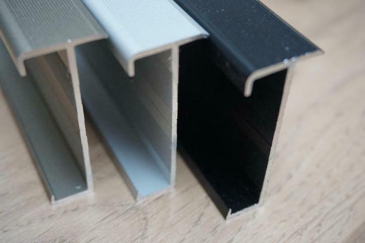 ALUMINIUM TRAPKANTPROFIELEN TYPE 847 VOOR LAMINAAT TOT 9 MM, Doe-het-zelf en Verbouw, Plinten en Afwerking, Nieuw, Plinten, Overige materialen