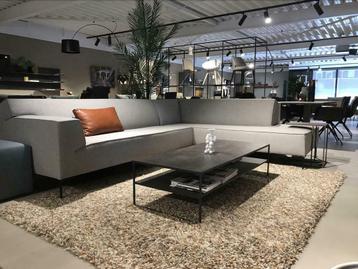 - DESIGN ON STOCK - Bloq hoekbank beschikbaar voor biedingen