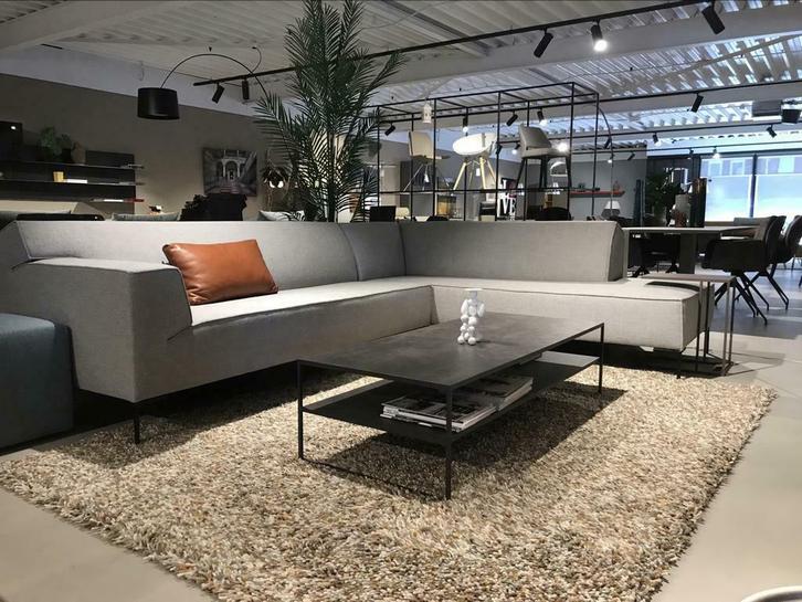 - DESIGN ON STOCK - Bloq hoekbank, Huis en Inrichting, Banken | Bankstellen, Nieuw, Hoekbank, Leer, Metaal, Stof, Ophalen of Verzenden