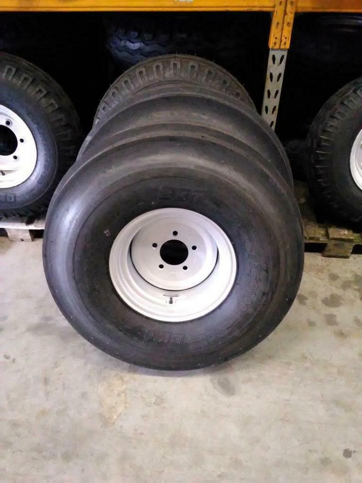 900-16 1000-16 1100-16 BKT op velg IHC Cormick Fendt Deutz, Zakelijke goederen, Agrarisch | Onderdelen | Banden, Velgen en Assen